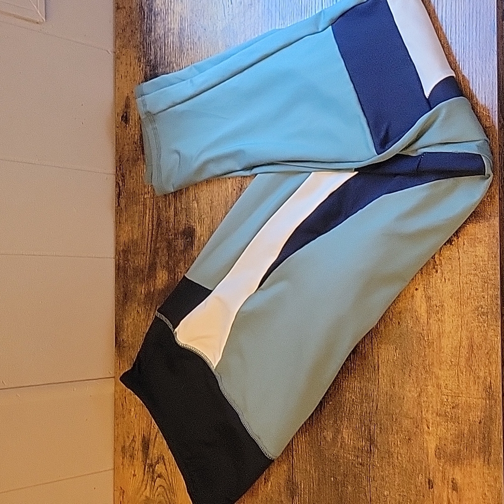 Excellent Used Condition Womens size 1XL Shein Curve Leggings